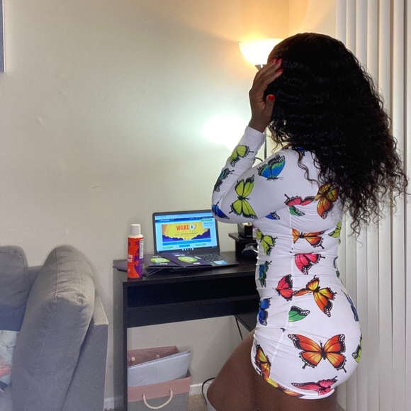 Sexy Netflix and chill sleep wear - Picture 2 of 3